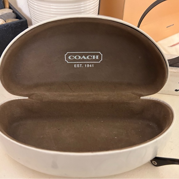 Authentic coach sunglasses mint condition with original case - Picture 4 of 12